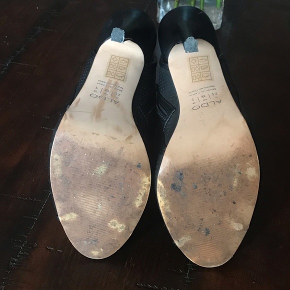 Black high heeled bootie - Picture 7 of 7